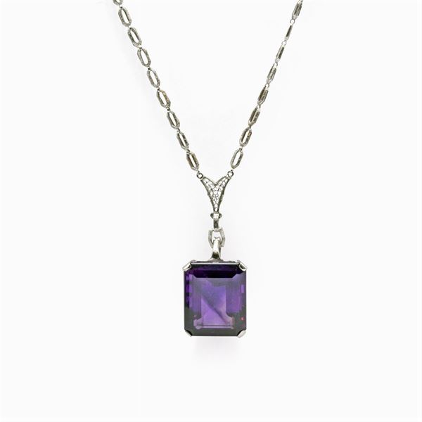 Pendente grande ametista ct 50  - Asta Gioielli Orologi e Fashion Vintage - Colasanti Casa d'Aste
