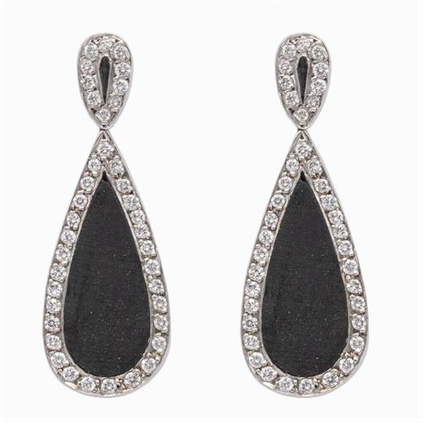 Orecchini pendenti in oro bianco 18kt caucciù e diamanti