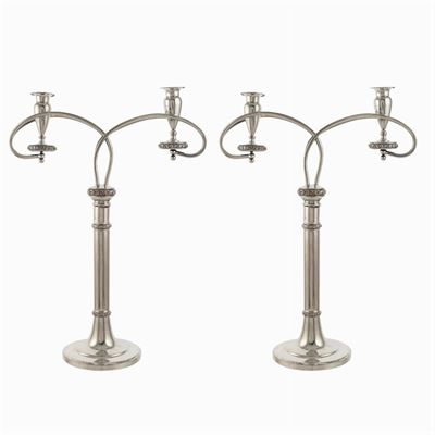 Coppia di Candelabri a Due Luci in Metallo Argentato