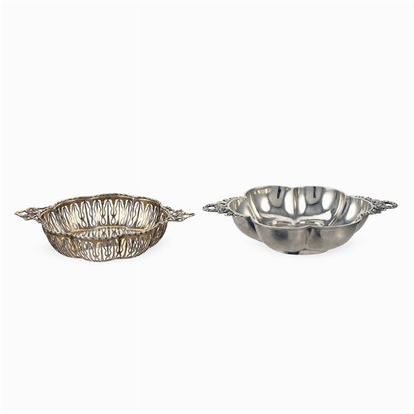 Group of silver objects (2)