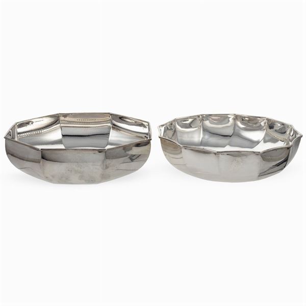 Two silver centerpieces  (Italy, 20th century)  - Auction Fine Silver and Art of the table - Colasanti Casa d'Aste