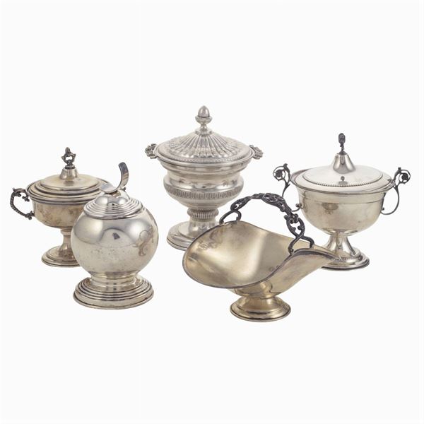Group of silver objects (5)