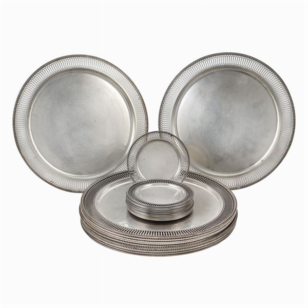 Silver table set (23)