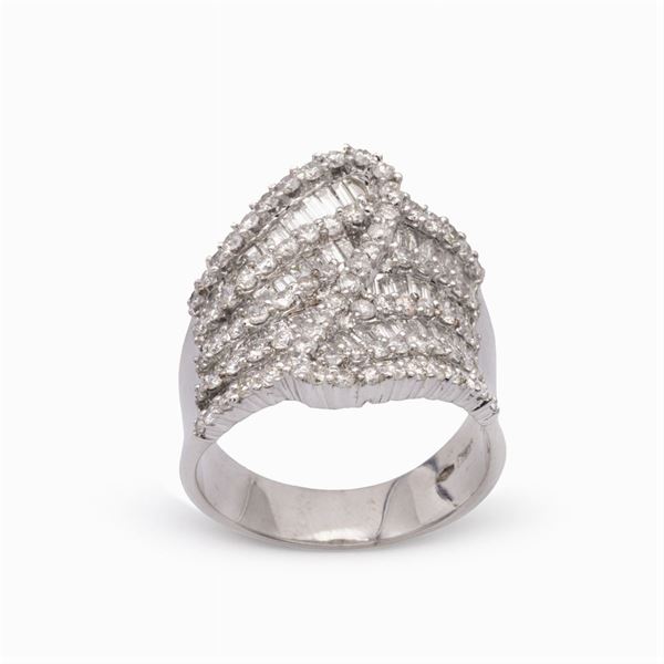 Anello in oro bianco 18kt e diamanti  - Asta Gioielli Orologi e Fashion Vintage - Colasanti Casa d'Aste