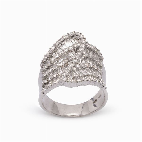 Anello in oro bianco 18kt e diamanti