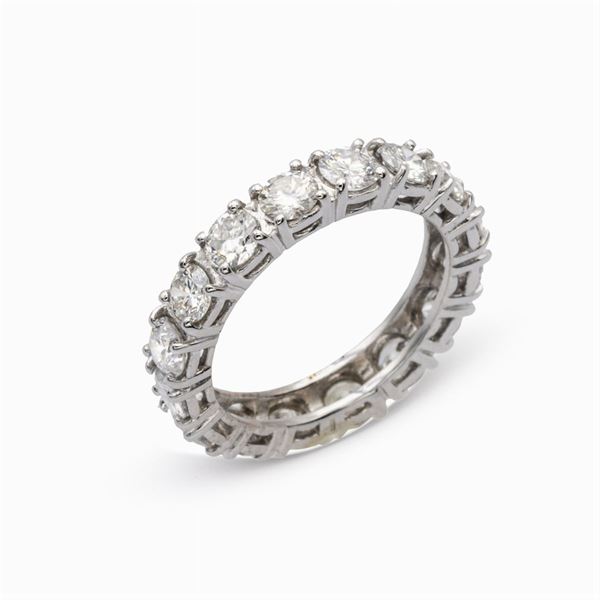 Anello fede in oro bianco 18kt e diamanti