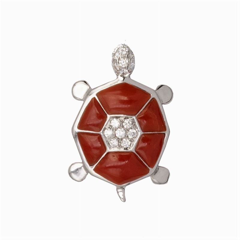 Pendente Tartaruga in Oro Bianco 18kt Corallo e Diamanti