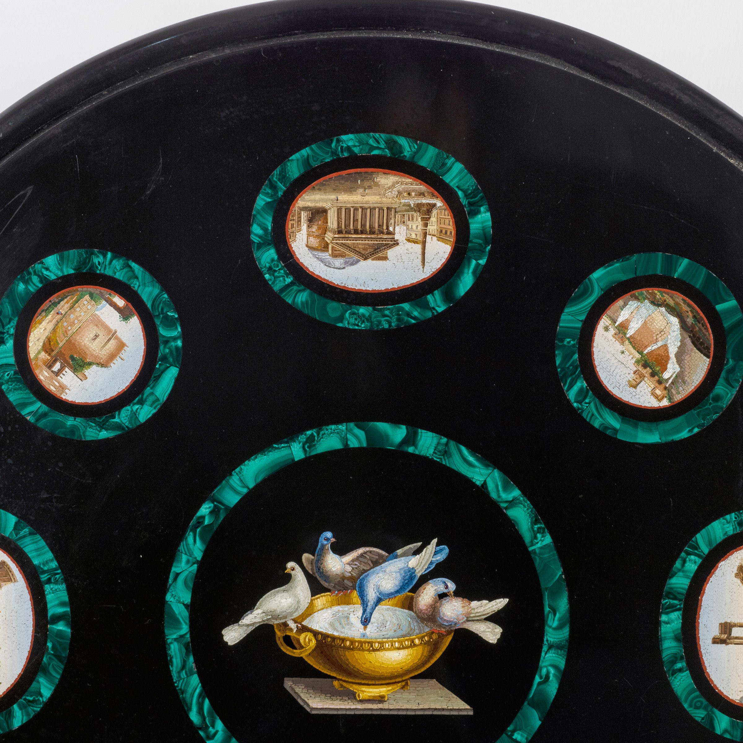 Piano in Nero del Belgio con Micromosaici