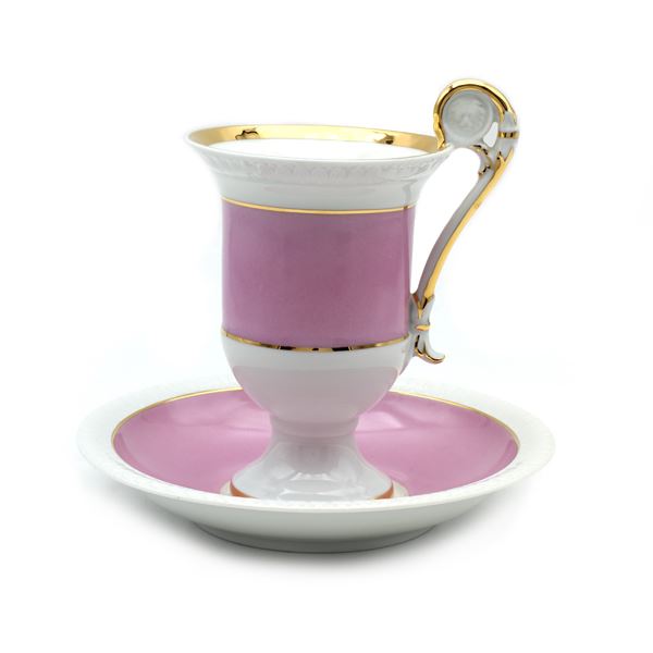 Tazza con piattino in porcellana policroma