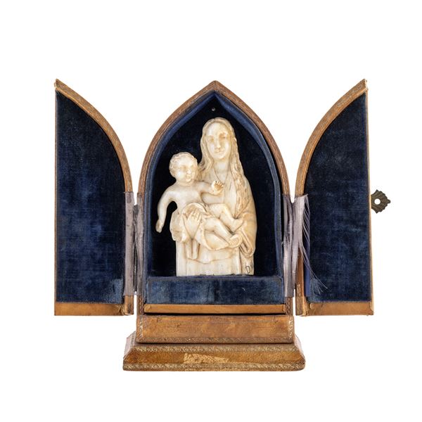 Scultura in avorio da viaggio  (Francia XVIII - XIX Sec.)  - Asta Arredi, Sculture, Dipinti Antichi e del XIX Secolo - I - Colasanti Casa d'Aste
