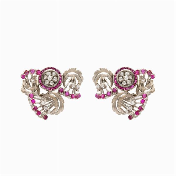 18kt white gold Floral motif earrings