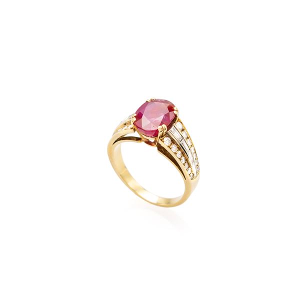 Anello in oro giallo e bianco 18kt con rubino e diamanti