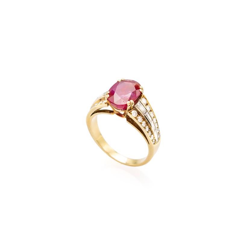 Anello in Oro Giallo e Bianco 18kt con Rubino e Diamanti