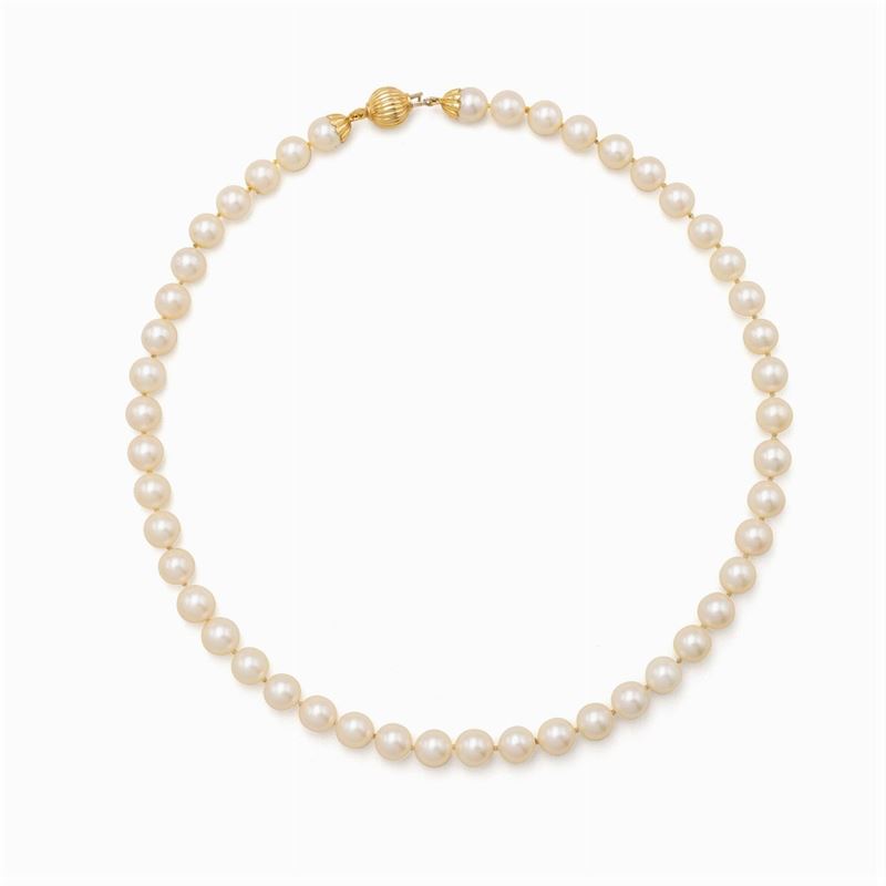 Collana Ad un Filo di Perle Coltivate, Chiusura in Oro Giallo 18kt