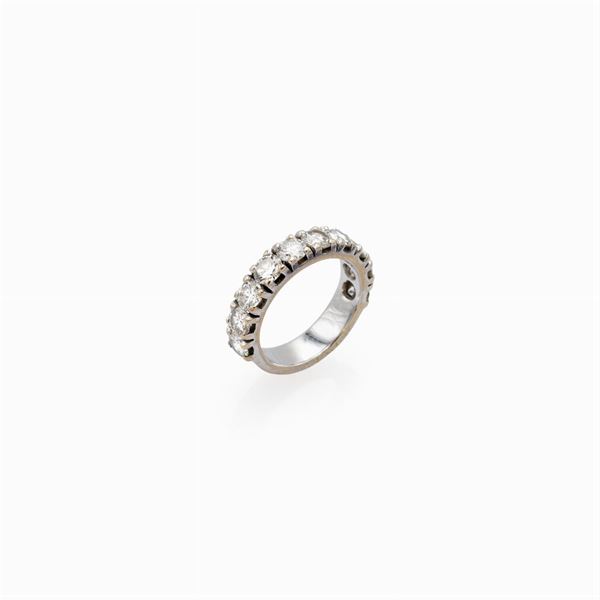 18kt white gold and diamonds Riviere ring