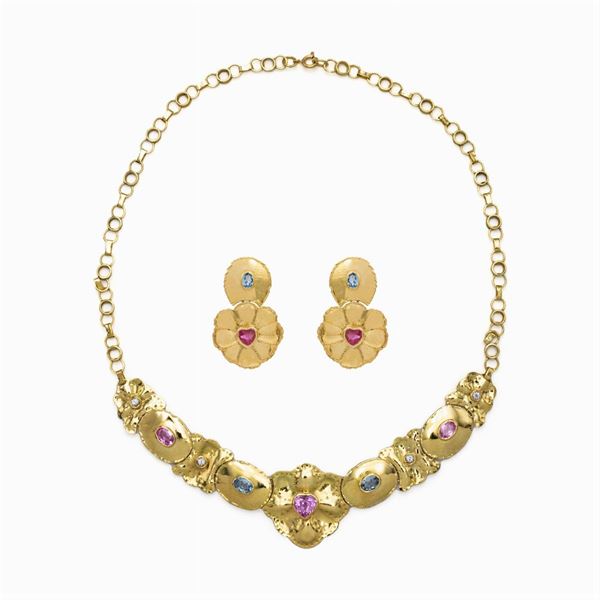 Floral motif parure comprising a necklace and pendant earrings