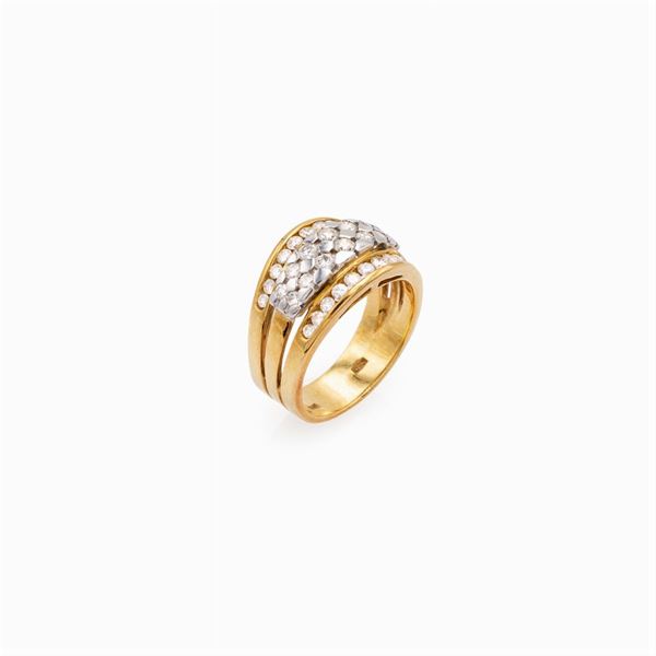 18kt yellow and white gold ring with diamonds