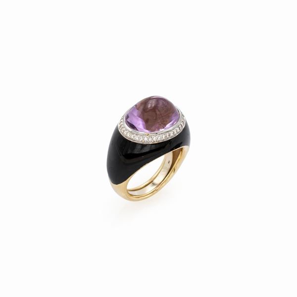 18kt yellow gold ring with amethyst