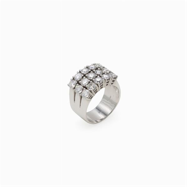18kt white gold and diamond riviere ring