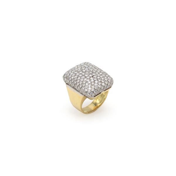 18kt two colour gold and pavé diamonds ring