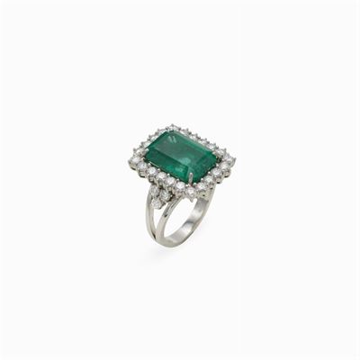 Anello in Oro Bianco 18kt Smeraldo Naturale Ct 11
