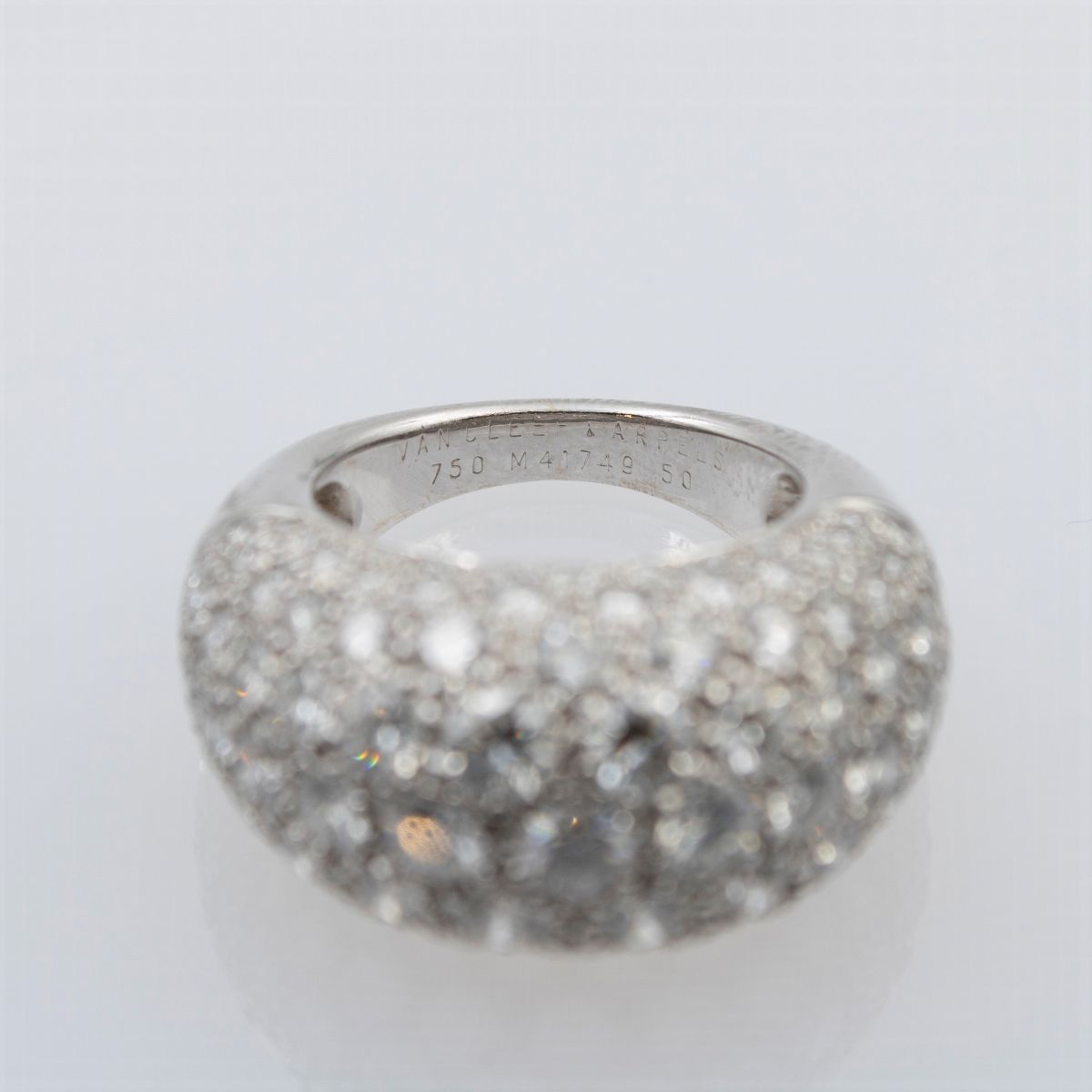 Van Cleef & Arpels Anello Bombé