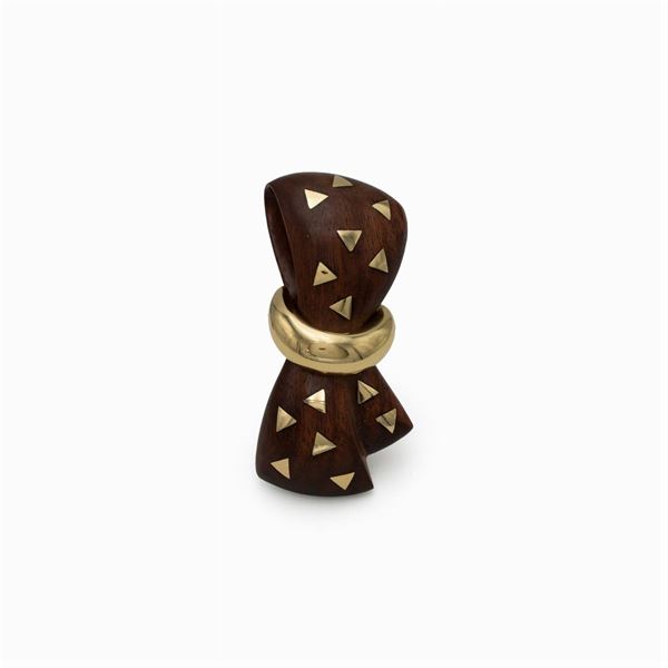 Van Cleef & Arpels bow shaped brooch