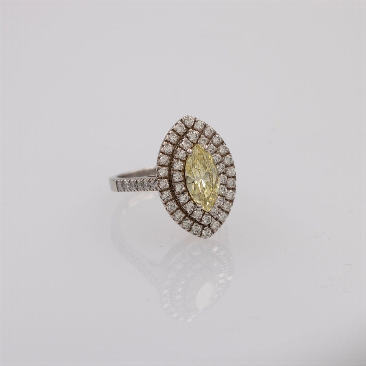 Anello in Oro Bianco 18kt con Diamante Naturale Fancy Yellow