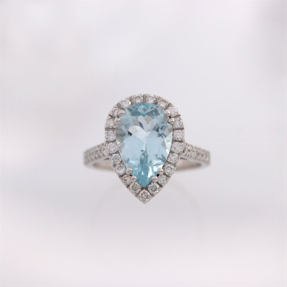 Anello in Oro Bianco 18kt con Acquamarina