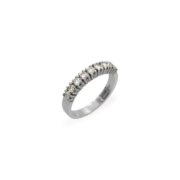 18kt white gold and diamonds Riviere ring