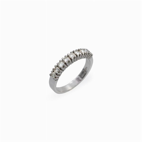 Anello riviere in oro bianco 18kt e diamanti