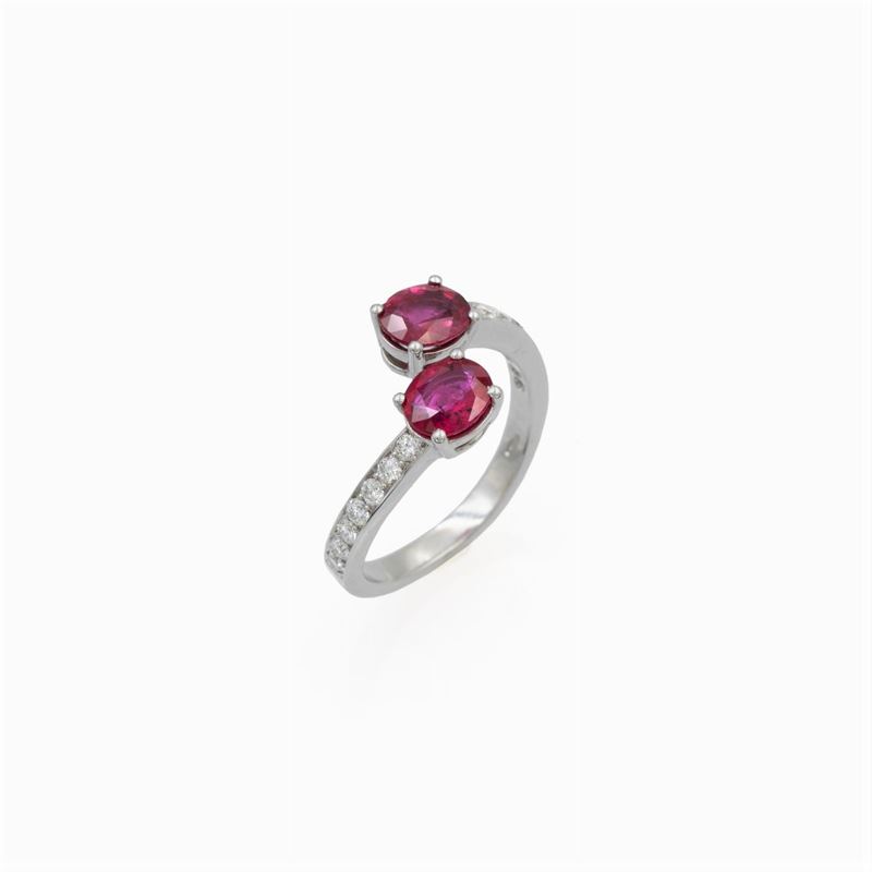 Anello Contrarié in Oro Bianco 18kt Rubini e Diamanti