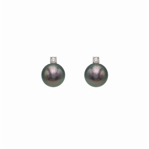 18kt white gold lobe earrings
