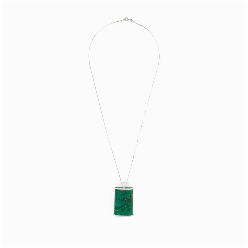 Pendente Smeraldo Inciso a Motivo Floreale