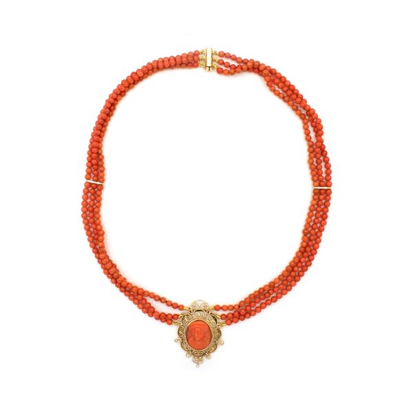 Mediterranean coral three-strand necklace