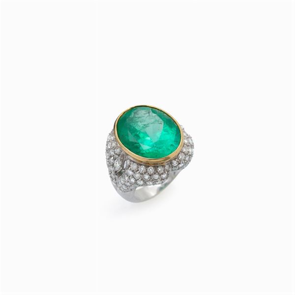 18kt yellow and white gold ring with natural Columbian emerald