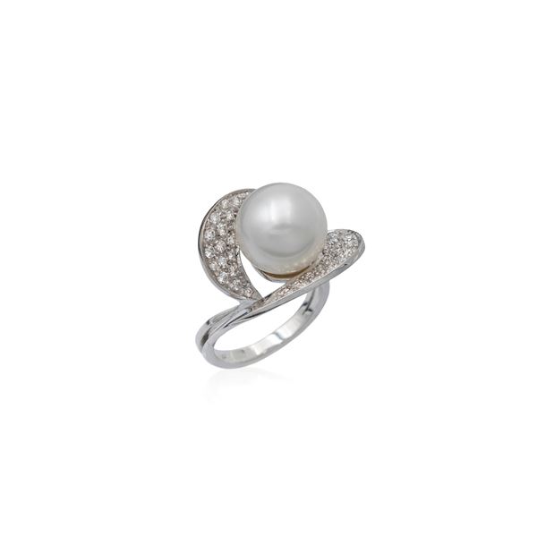 Anello in oro bianco 18kt perla australiana e diamanti