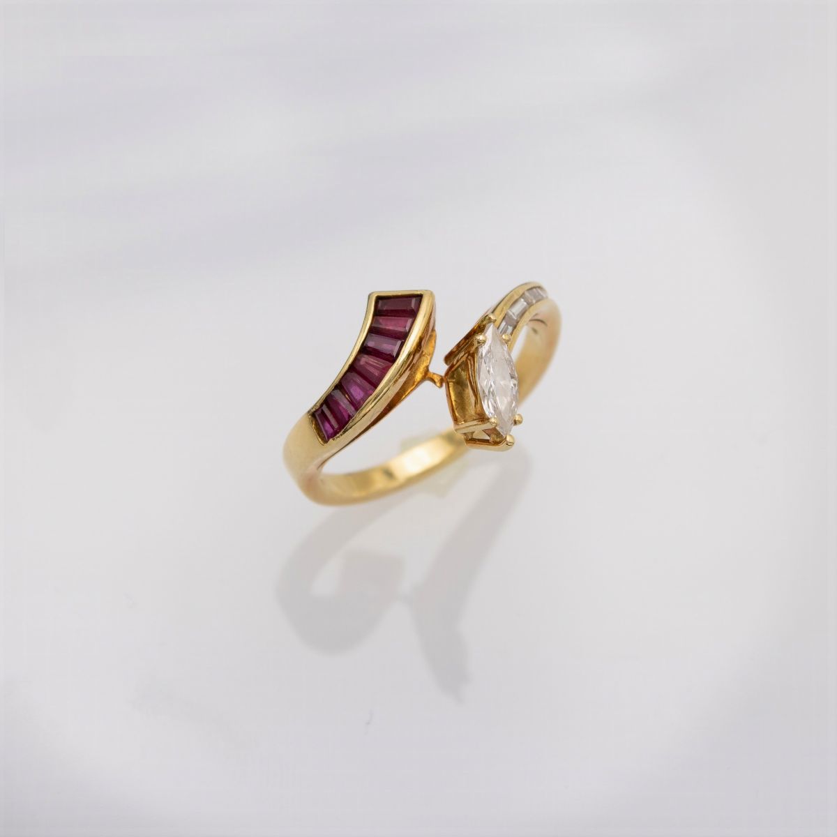 Anello Contrarié in Oro Giallo 18kt