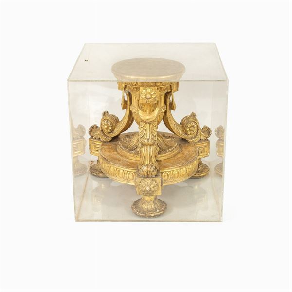 Base in gilded and carved wood  (Italy, 18th century)  - Auction Old Master Paintings, Furniture, Sculpture and Works of Art - Colasanti Casa d'Aste