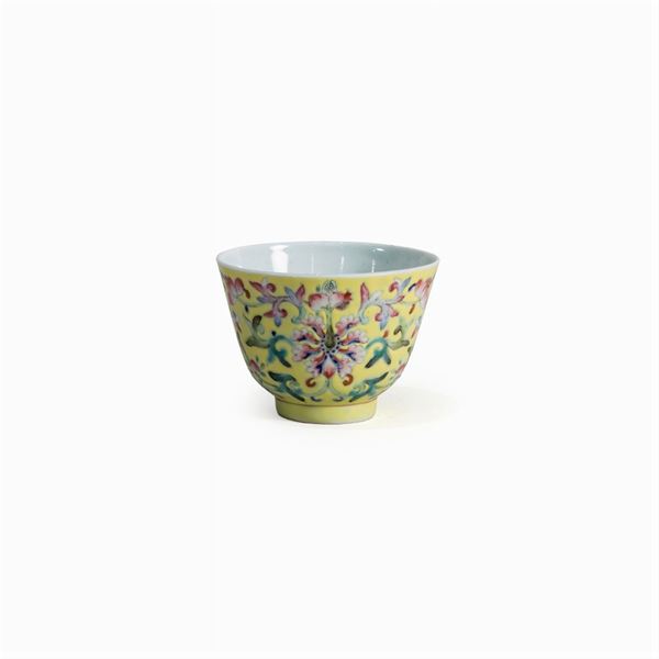 Polychrome porcelain cup