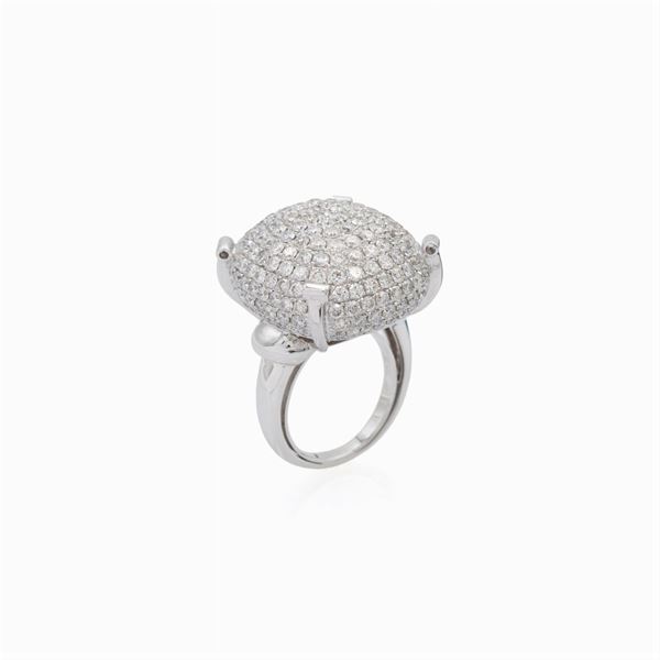Anello in oro bianco 18kt e pavé di diamanti