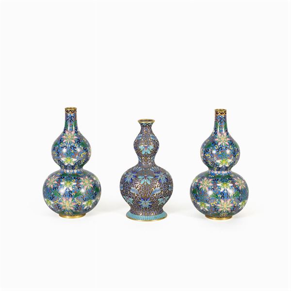 Tre vasi a zucca in smalti cloisonné