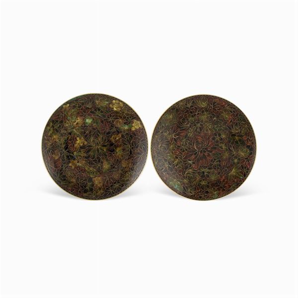 Coppia di piatti in smalti cloisonné