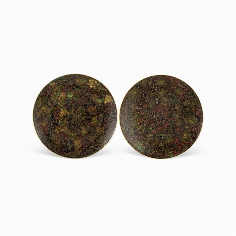 Coppia di Piatti in Smalti Cloisonné
