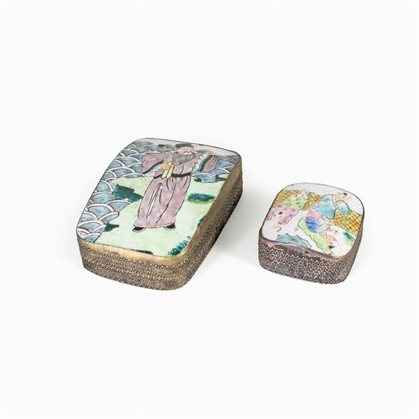 Two jewelry boxes in metal and polychrome porcelain