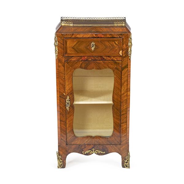 Bois de rose display cabinet  (France, 19th century)  - Auction Old Master Paintings, Furniture, Sculpture and Works of Art - Colasanti Casa d'Aste