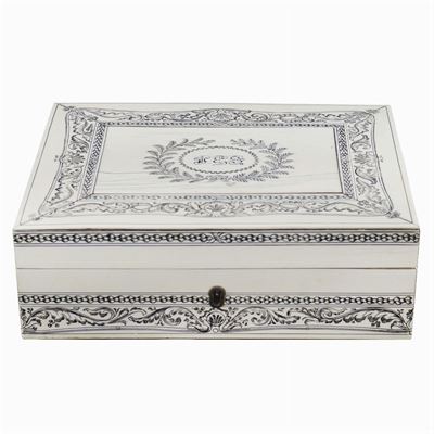 Scatola Rettangolare in Legno di Sandalo e Osso