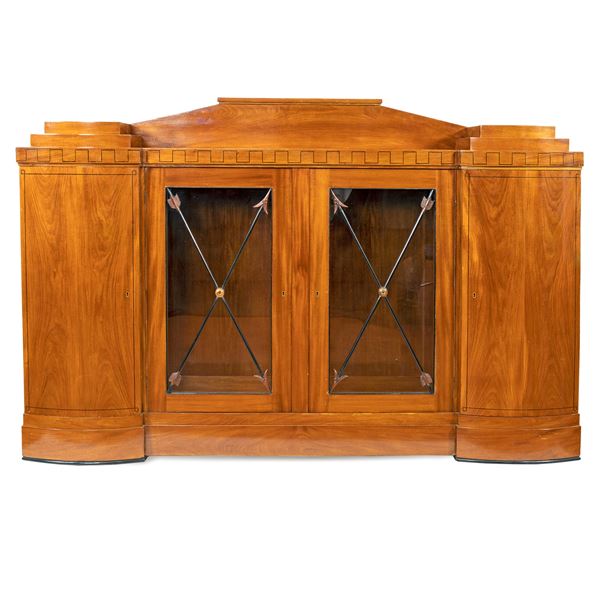 Grande credenza in mogano intarsiata
