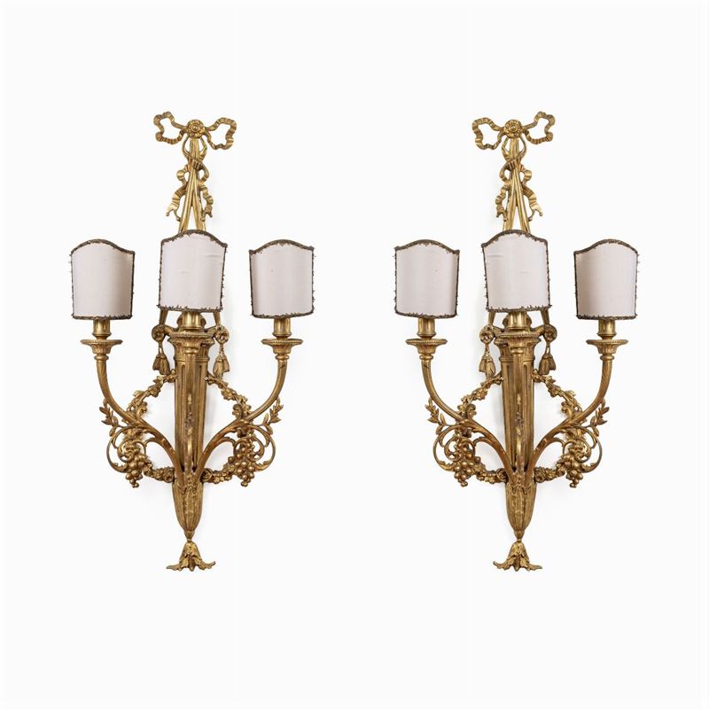 Coppia di Applique a Tre Luci in Bronzo Dorato