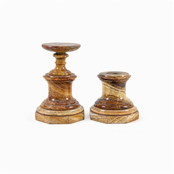Due alzate in alabastro  (XIX-XX Sec.)  - Asta Dipinti Antichi, Arredi, Sculture e Oggetti d'Arte - Colasanti Casa d'Aste